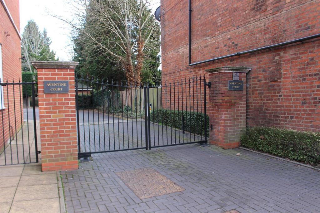 Gate.jpg