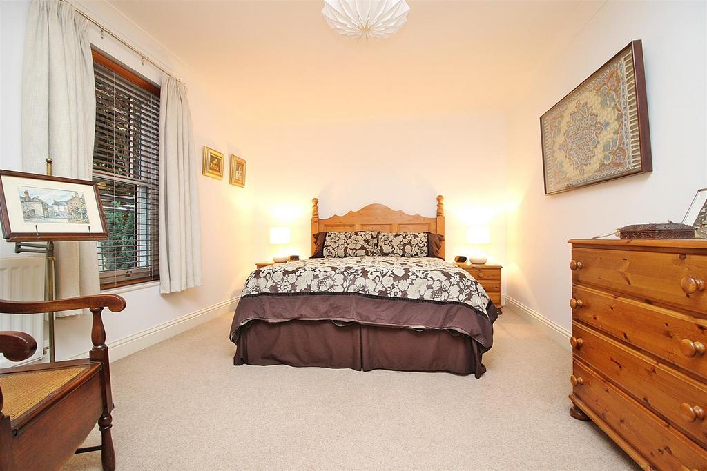 Bedroom 1.JPG
