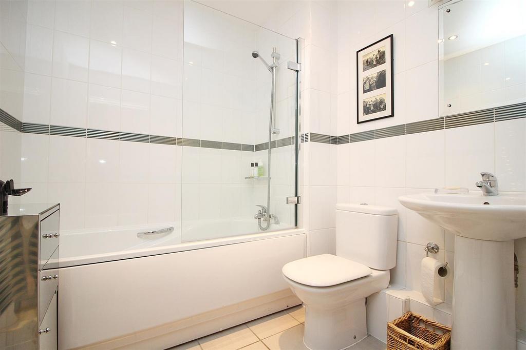 Bathroom.JPG