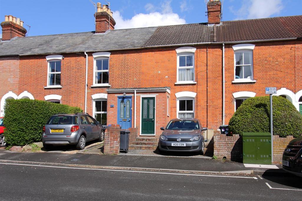 Park Street, Salisbury 2 bed terraced house £1,250 pcm (£288 pw)