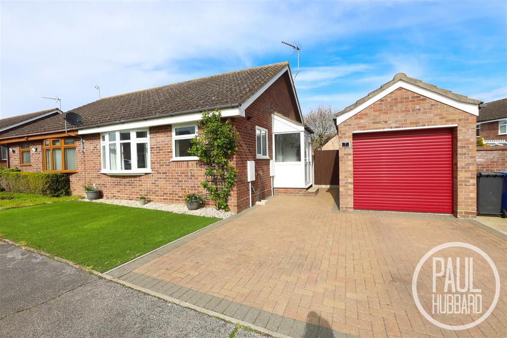Kingswood Avenue, Carlton Colville, NR33 2 bed semidetached bungalow
