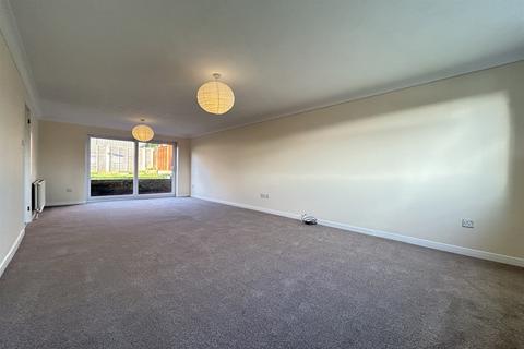 3 bedroom detached house to rent, Overton