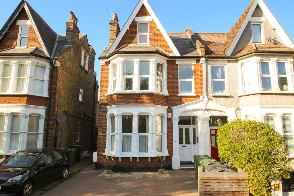 Culverley Road, Catford, London, SE6 2 bed flat £425,000