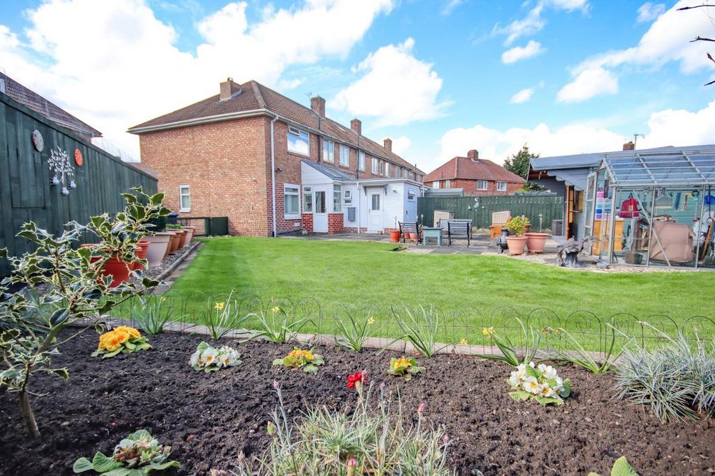 Brogden Green, Berwick Hills, Middlesbrough, TS3 7DQ 3 bed end of