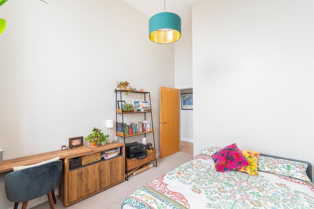 ESOUHRELLUM76 - Bedroom A.jpg
