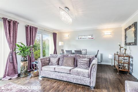 4 bedroom detached house for sale - Bearwood Close, Potters Bar EN6
