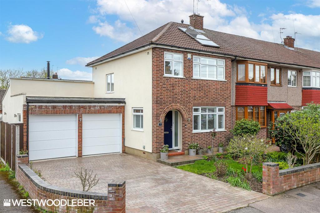 Rodney Crescent, Hoddesdon EN11 3 bed end of terrace house for sale £