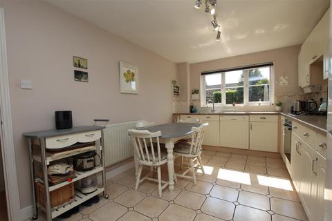 8 Powell Avenue, Dartford, DA2 6NT