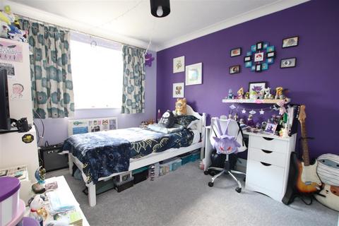 8 Powell Avenue, Dartford, DA2 6NT