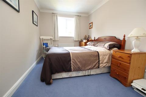 8 Powell Avenue, Dartford, DA2 6NT