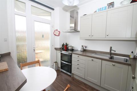 2 bedroom flat to rent - Caversham Avenue, Palmers Green, N13
