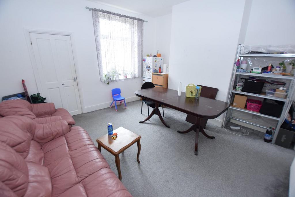 Ferndale Street, Burnley 3 bed terraced house £600 pcm (£138 pw)