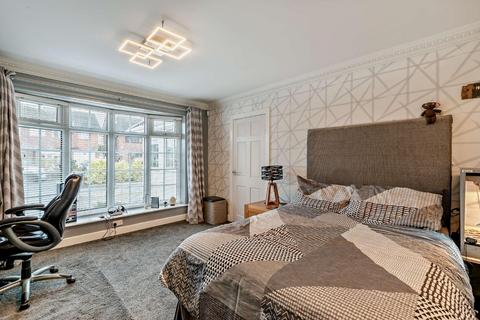 13 Longbridge Road, Lichfield, WS14 9EL