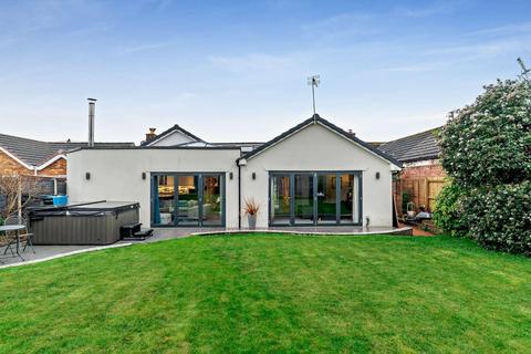 13 Longbridge Road, Lichfield, WS14 9EL