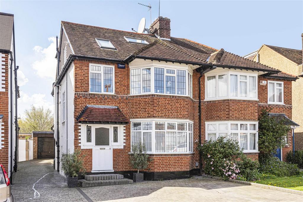 The Birches, Winchmore Hill, N21 4 bed semidetached house £1,200,000
