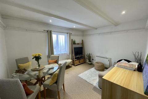 1 bedroom apartment to rent, Phillips Court, Stamford