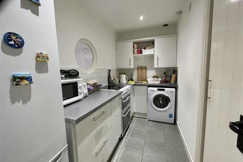 1 bedroom apartment to rent, Phillips Court, Stamford