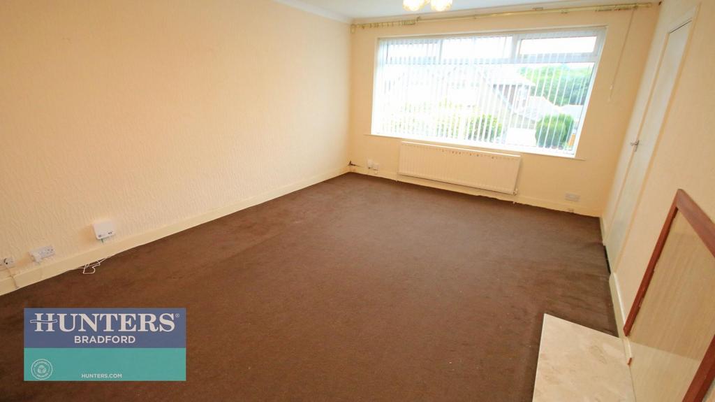 Deanwood Crescent, Allerton, Bradford, BD15 9BL 2 bed detached bungalow