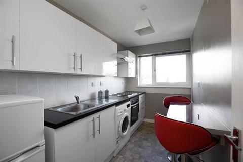 85 Brandy Riggs, Cairneyhill, Dunfermline, KY12 8UY