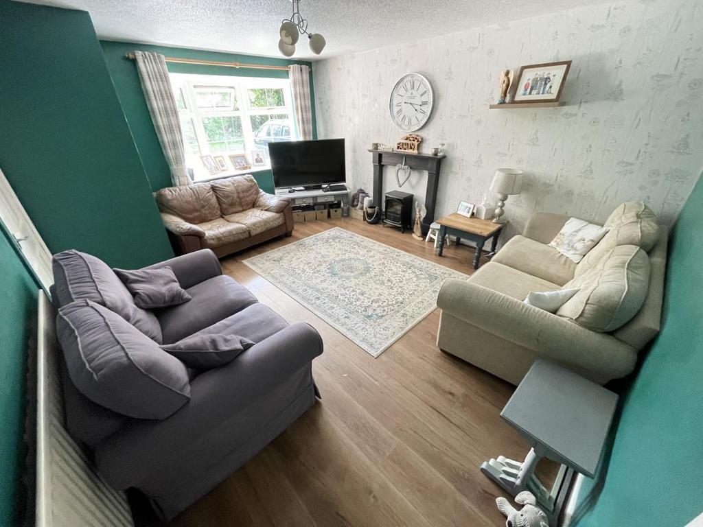 Lower Meadow, Quedgeley, Gloucester 5 bed detached house £375,000