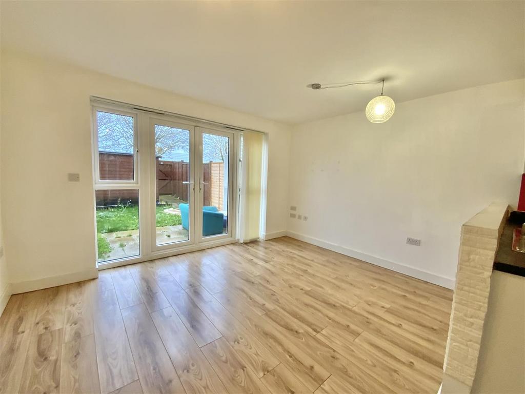 Butter Row, Wolverton, Milton Keynes 4 bed townhouse £360,000