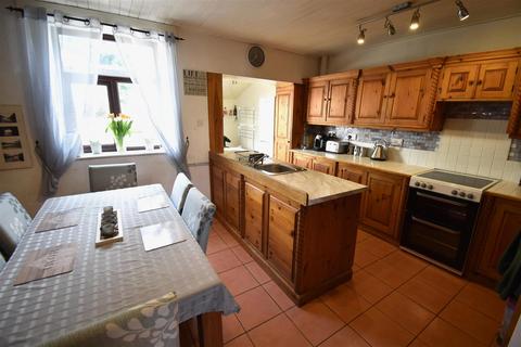 3, Breezemount Alma Road, Tideswell, Buxton, SK17 8LS