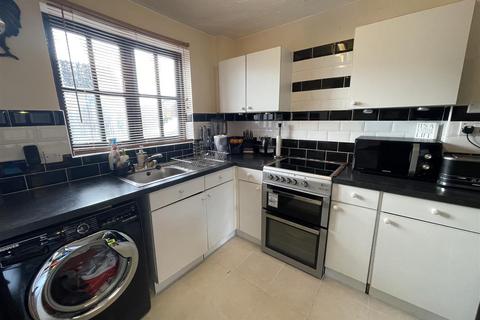 2 bedroom end of terrace house for sale - Chennells Close, Hitchin