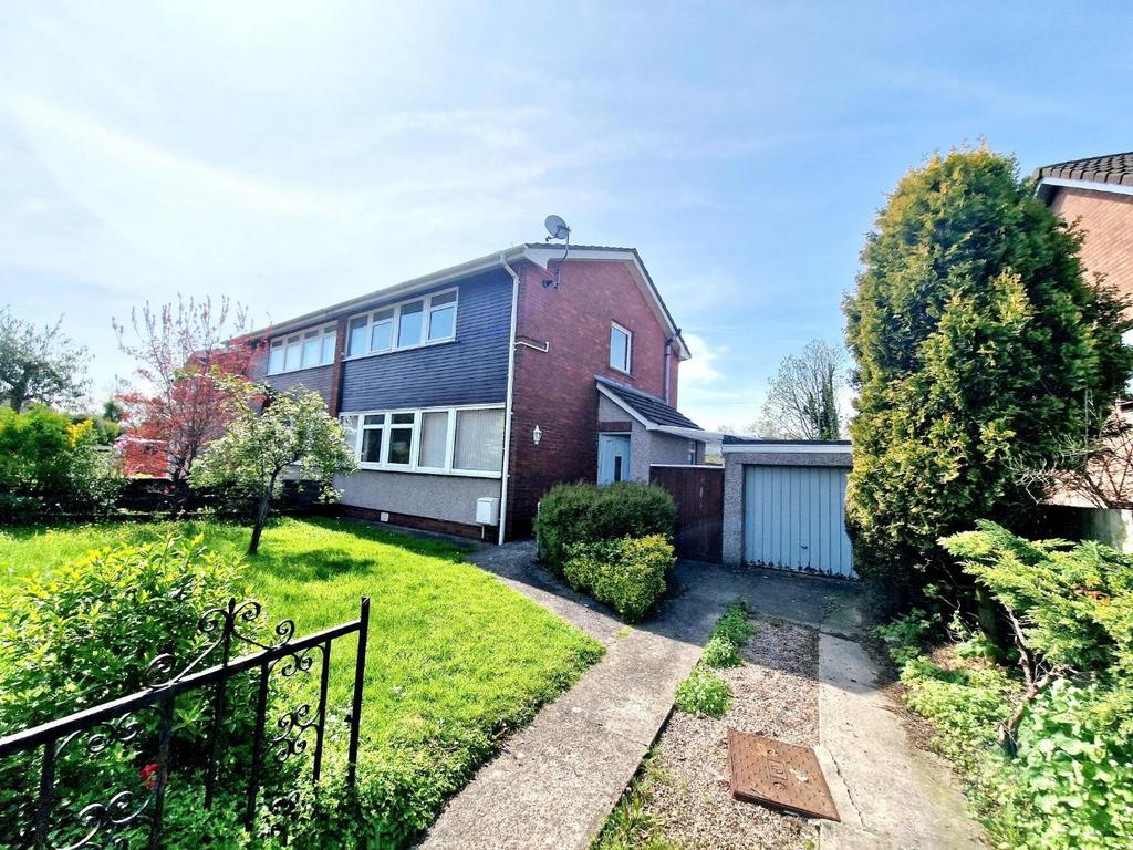 Murch Crescent, Dinas Powys 3 bed semidetached house £1,200 pcm (£277 pw)