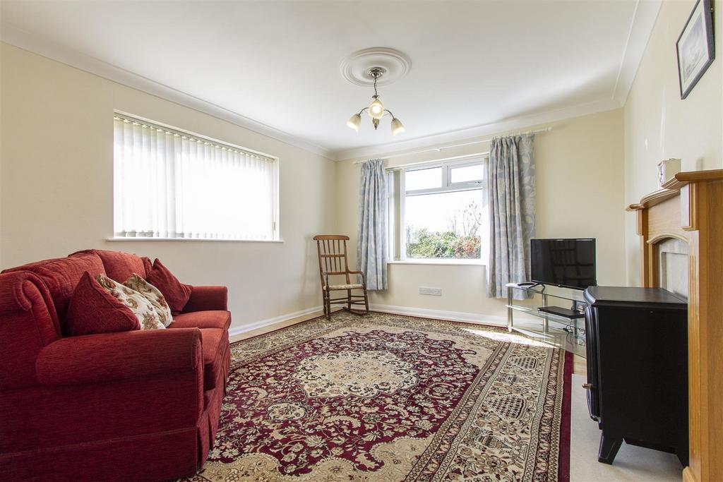Duckmanton Road, Duckmanton, Chesterfield 2 bed detached bungalow for