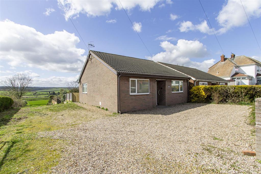 Duckmanton Road, Duckmanton, Chesterfield 2 bed detached bungalow for