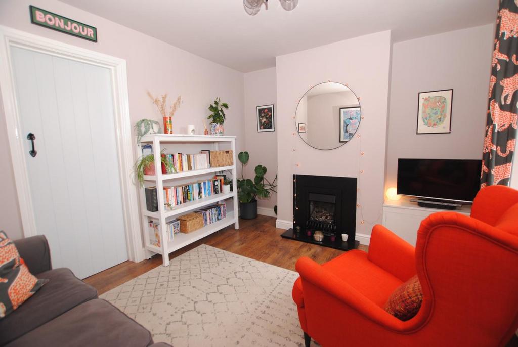 Gallery Lane, Holymoorside... 2 bed terraced house £200,000