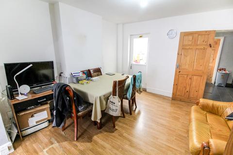 3 bedroom semi-detached house for sale - Kensington Road, Reading, RG30