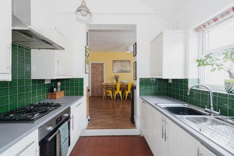 1 Horton Hill, Epsom, KT19 8SS