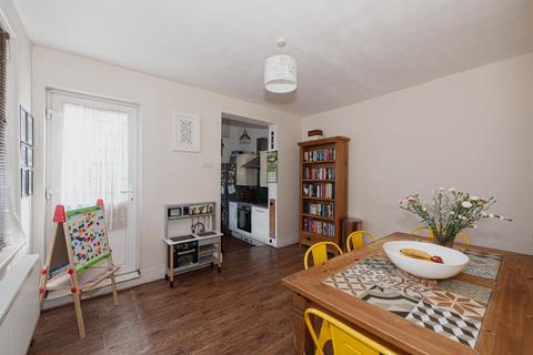 1 Horton Hill, Epsom, KT19 8SS