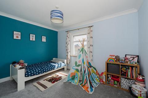1 Horton Hill, Epsom, KT19 8SS