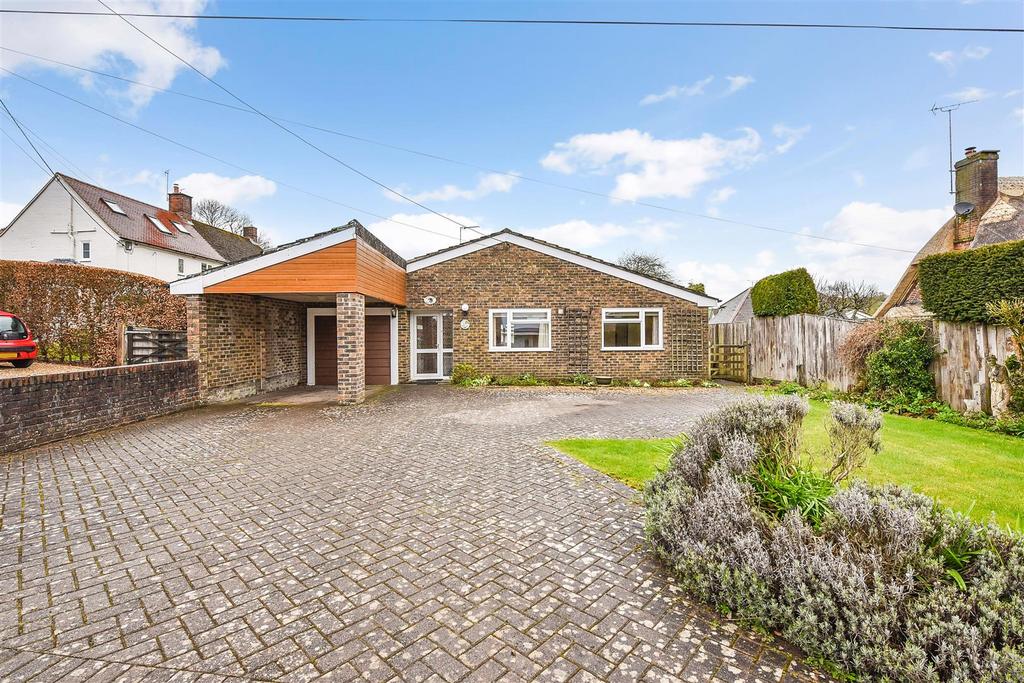 Stoke, Andover 3 bed detached bungalow for sale £625,000