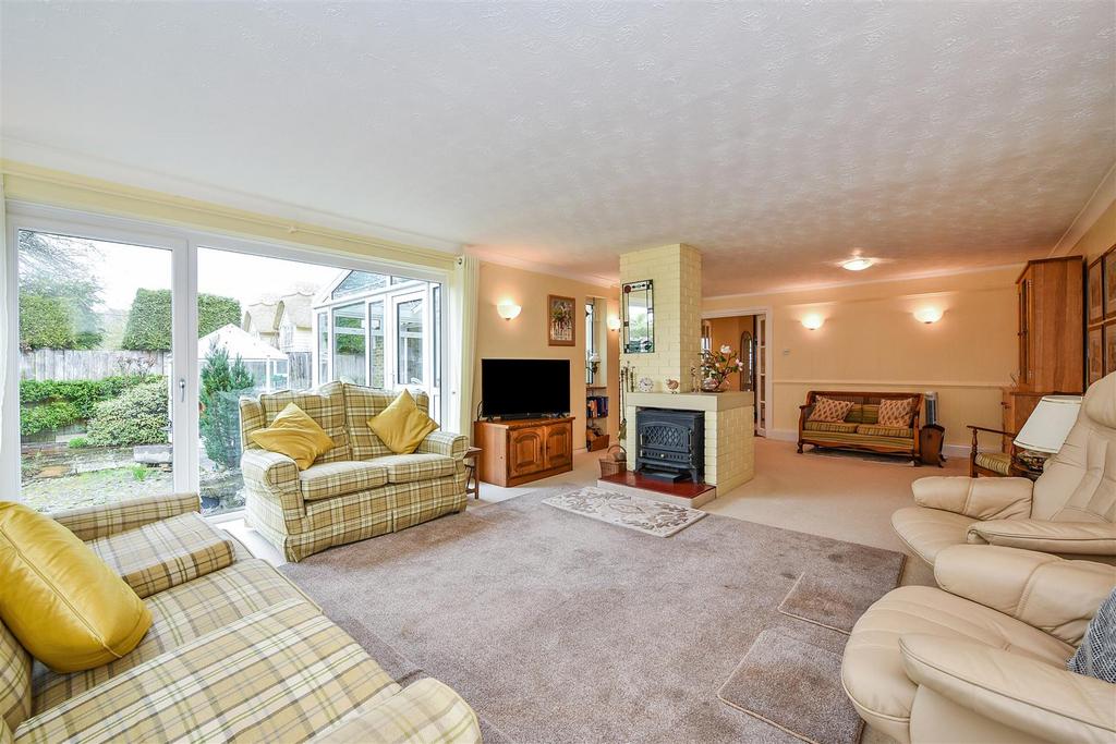 Stoke, Andover 3 bed detached bungalow for sale £599,950
