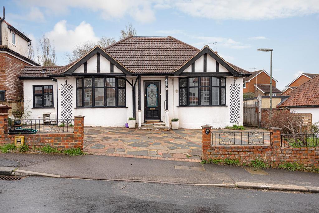 The Greenway, Epsom 4 bed detached house for sale £650,000
