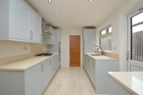 3 bedroom house to rent - Matcham Road, Leytonstone, E11 3LA