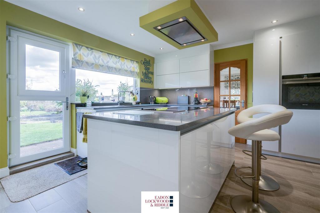 Kitchen Breakfast Room 4.jpg