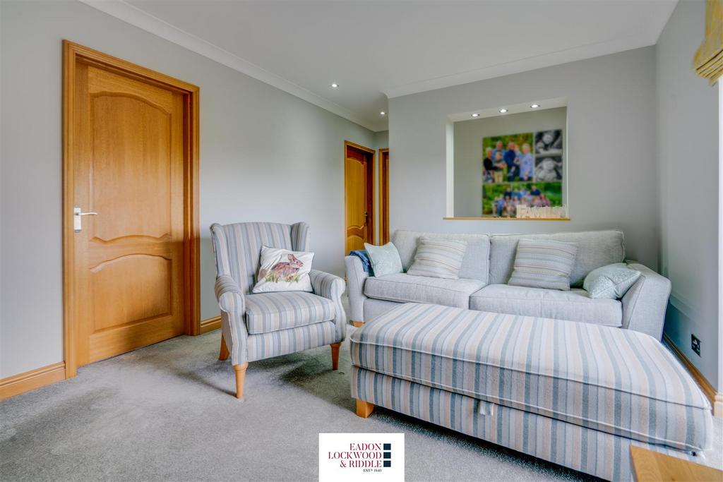 Sitting Room 1.jpg