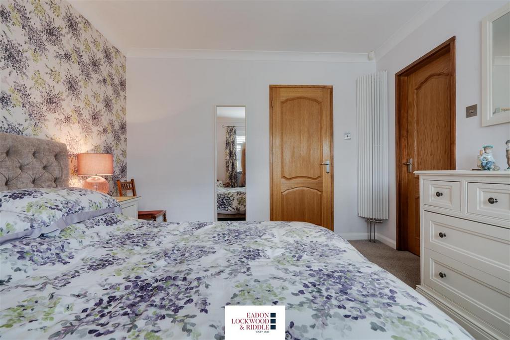 Bedroom 1-2.jpg