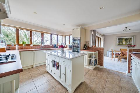 5 Bowood Park, Lanteglos, Camelford, PL32 9LA