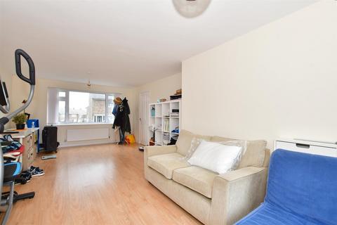 3 bedroom terraced house for sale, Lee Walk, Basildon, Essex