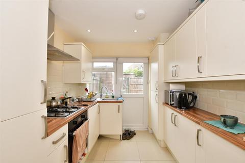 3 bedroom terraced house for sale, Lee Walk, Basildon, Essex