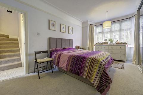 5 bedroom semi-detached house to rent, Arlow Road, London N21