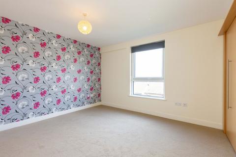 12/5 Ferry Gait Crescent, Edinburgh, EH4 4GR