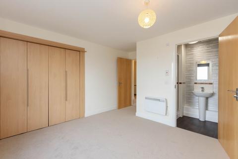 12/5 Ferry Gait Crescent, Edinburgh, EH4 4GR