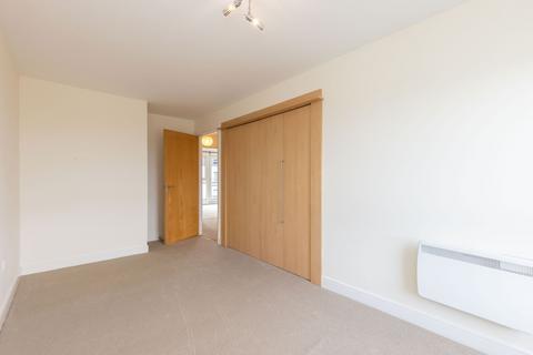12/5 Ferry Gait Crescent, Edinburgh, EH4 4GR