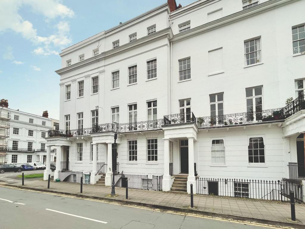 Clarendon Square, Leamington Spa Commercial development £14,000